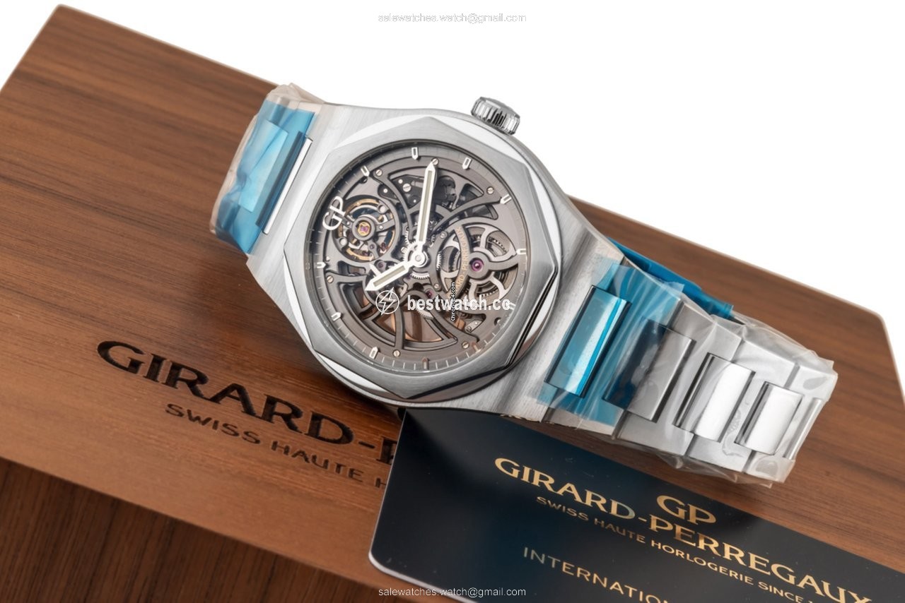 IMG_9086 Girard Perregaux Laureato Mens watch Unisex Automatic Steel 81015-11-001-11A 3