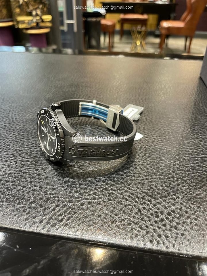 IMG_9086 TAG Heuer Aquaracer 500M Mens watch Unisex Automatic Titanium WAK2180.FT6027 3