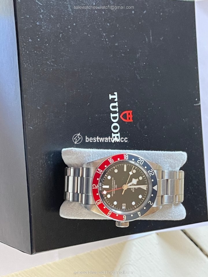 IMG_9086 Tudor Black Bay GMT Mens watch Unisex Automatic Steel 79830RB 3