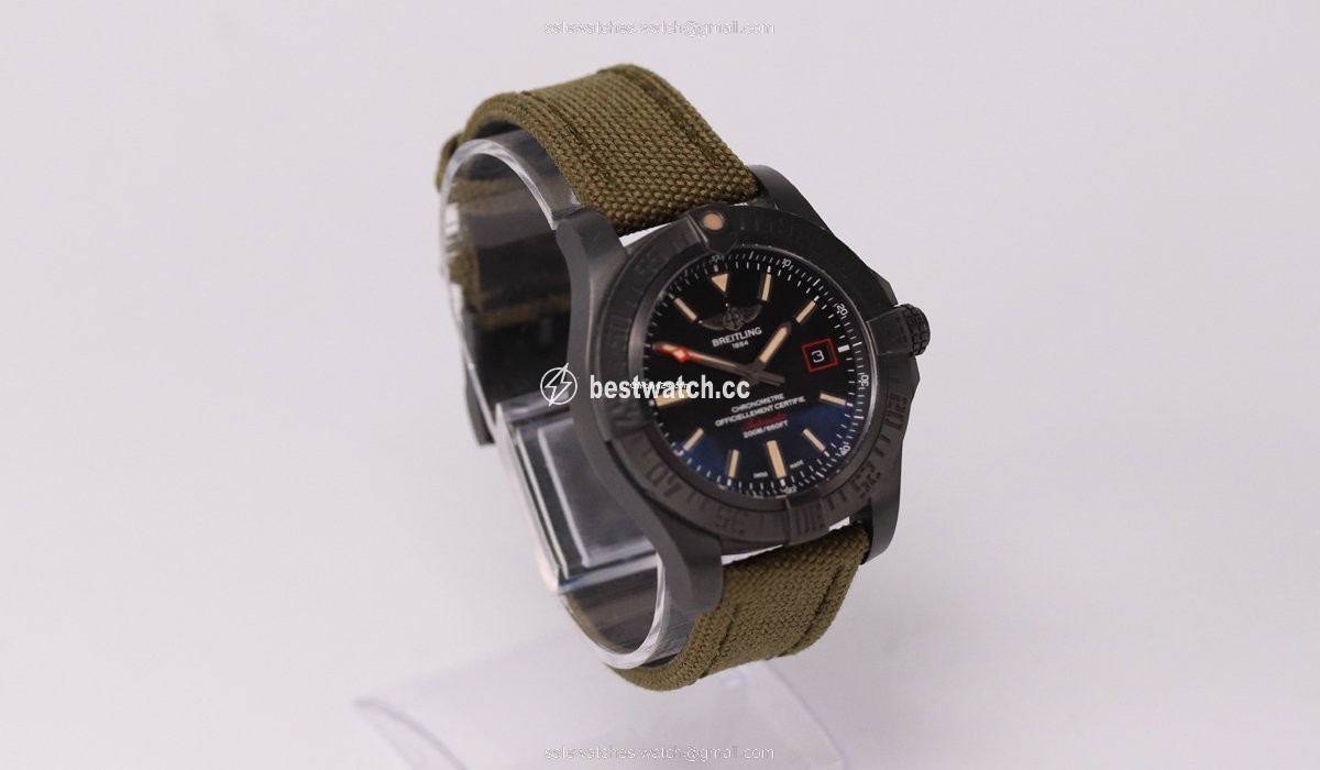 IMG_9086 Breitling Avenger Blackbird 44 Automatic Titanium V1731110 BD74 3
