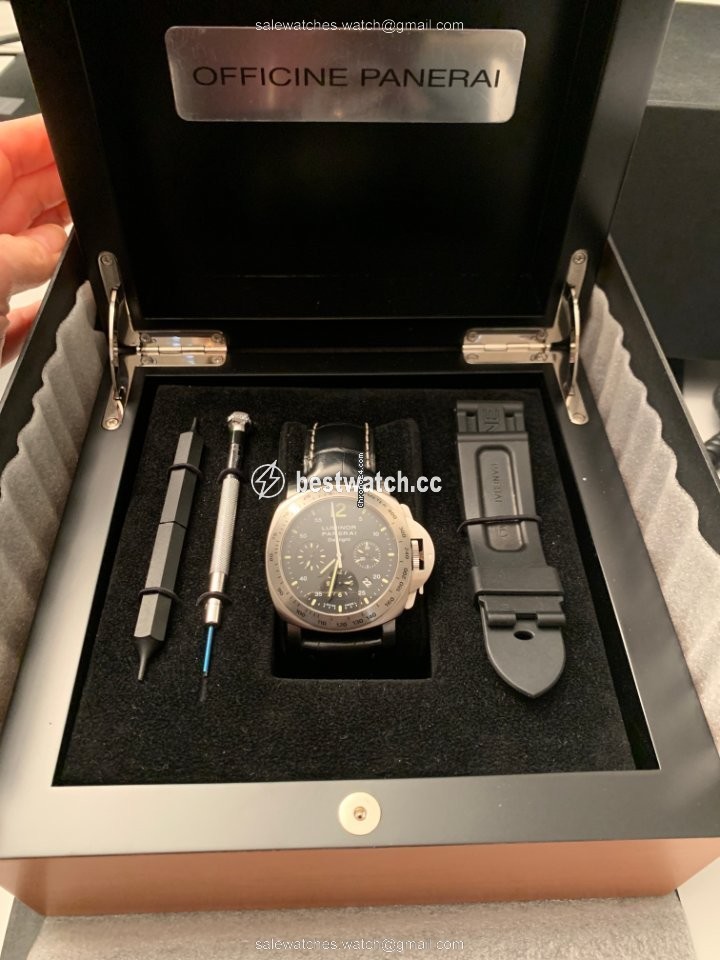 Panerai Luminor Chrono Mens watch Unisex Automatic Steel PAM 00250 3