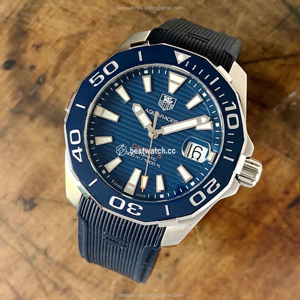 IMG_9086 TAG Heuer Aquaracer 300M Mens watch Unisex Automatic Steel WAY211C.FT6155 3