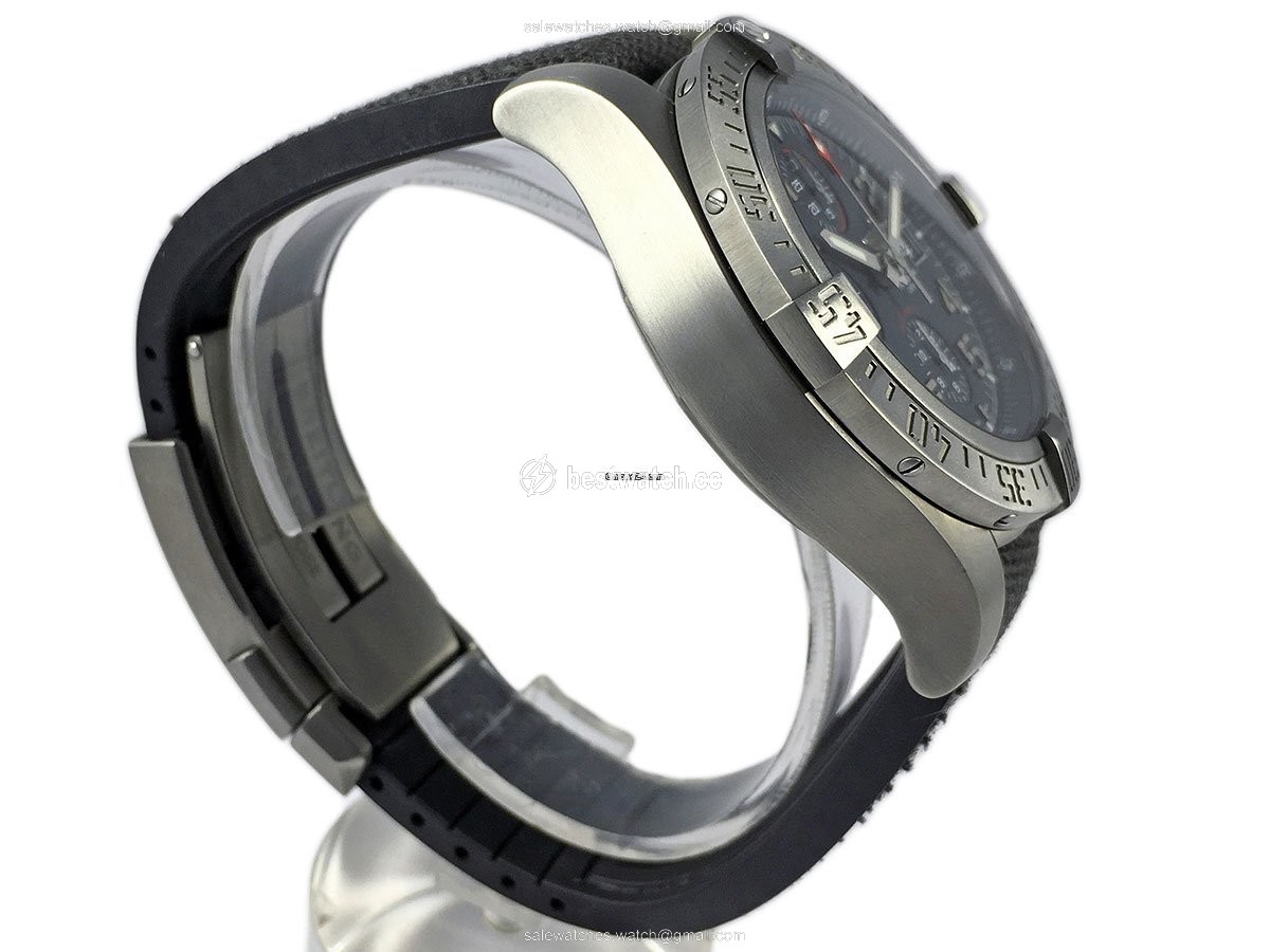 IMG_9086 Breitling Avenger Bandit Mens watch Unisex Automatic Titanium E1338310 M534 253S E20DSA.2 3