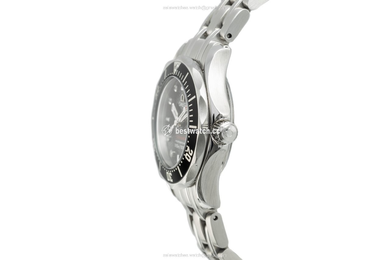 IMG_9086 Omega Seamaster Diver 300 M Womens watch Quartz Steel 212.30.28.61.51.001 3