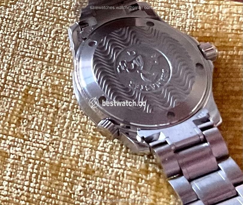 IMG_9086 Omega Seamaster Diver 300 M Mens watch Unisex Quartz Steel 21230416101001 3