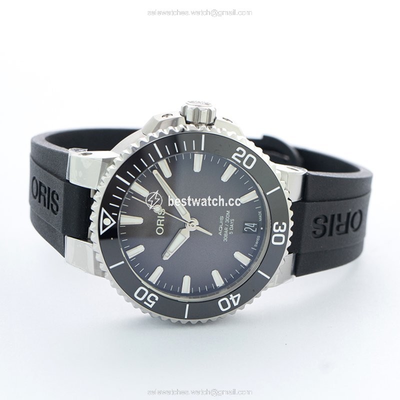 Oris Aquis Date 01 400 7769 4154-07 4 22 74FC 3