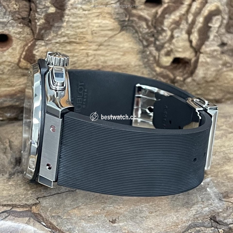 IMG_9086 Hublot Classic Fusion Chronograph Automatic Titanium 521.NX1171.LR 3
