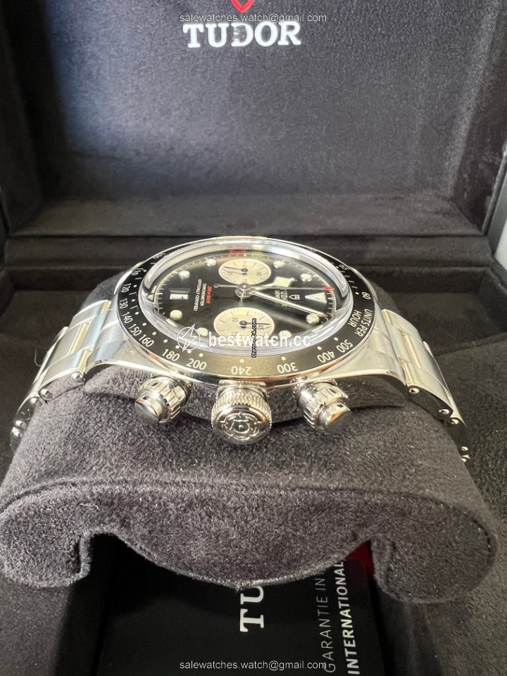 IMG_9086 Tudor Black Bay Chrono Mens watch Unisex Automatic Steel 79360N 3