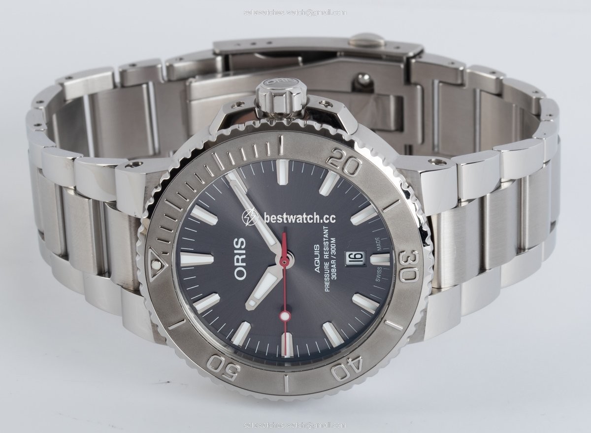 IMG_9086 Oris Aquis Date Mens watch Unisex Automatic Steel 01 733 7730 4153-07 8 24 05PEB 3