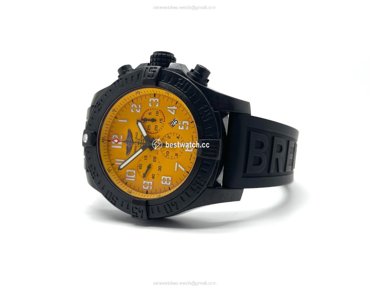 IMG_9086 Breitling Avenger Hurricane Mens watch Unisex Automatic Carbon XB0170E4 I533 282S 3