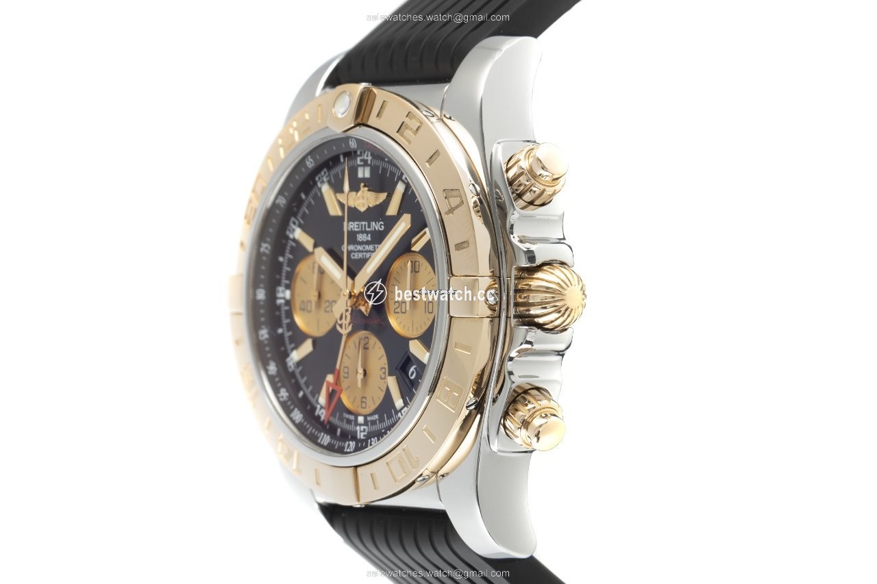 IMG_9086 Breitling Chronomat 44 GMT Mens watch Unisex Automatic Gold Steel CB0420 3