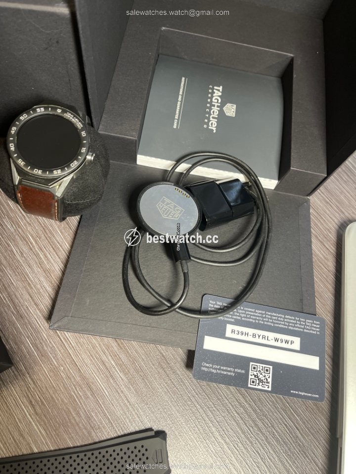 IMG_9086 TAG Heuer Connected Mens watch Unisex Quartz Titanium SBF818000.11FT8031 3