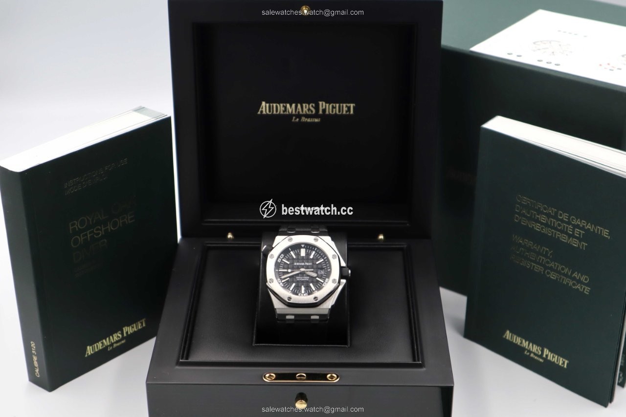 IMG_9086 Audemars Piguet Royal Oak Offshore Diver Mens watch Unisex Automatic Steel 15710ST.OO.A002CA.01 3