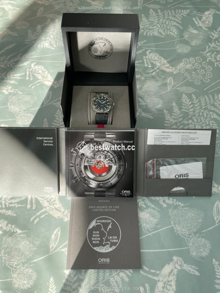 Oris Aquis Date Mens watch Unisex Automatic Steel 01 733 7730 4125-Set MB 3