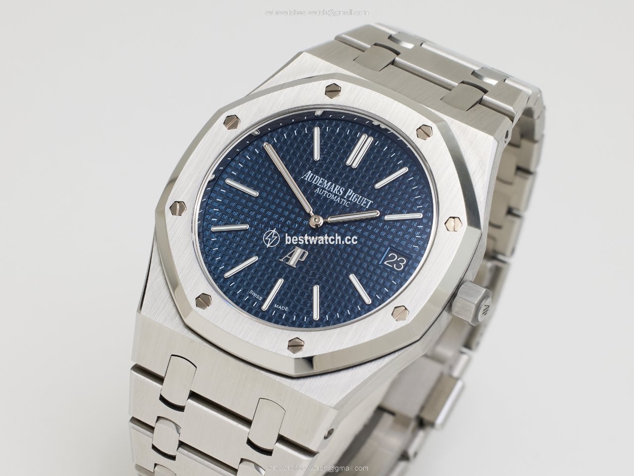 IMG_9086 Audemars Piguet Royal Oak Jumbo Mens watch Unisex Automatic Steel 15202ST.OO.1240ST.01 3