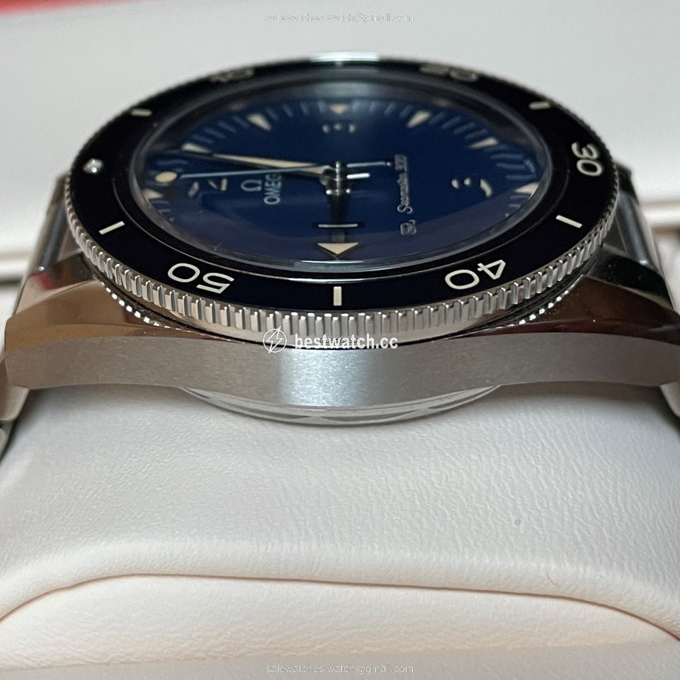 IMG_9086 Omega Seamaster 300 Mens watch Unisex Automatic Steel 234.30.41.21.03.001 3