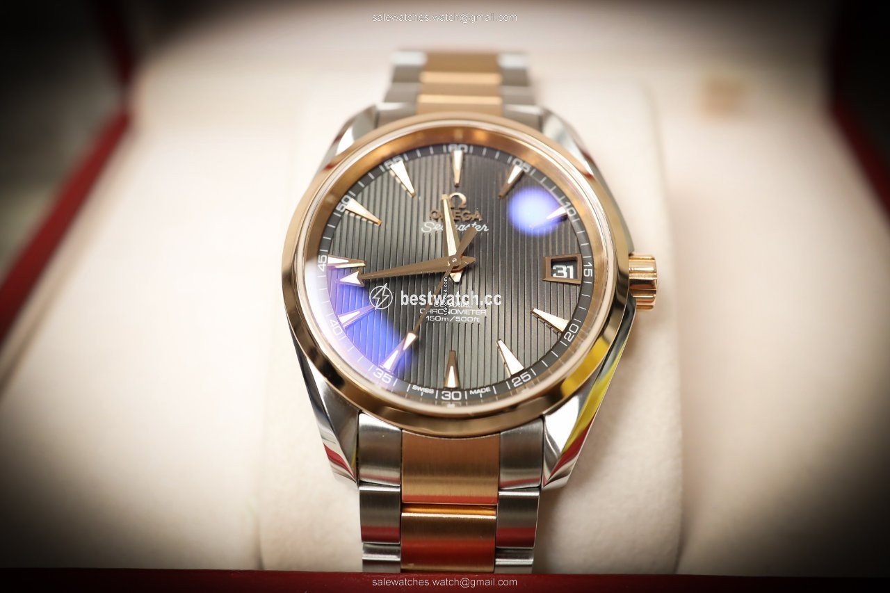 IMG_9086 Omega Seamaster Aqua Terra Mens watch Unisex Automatic Gold Steel 231.20.39.21.06.001 3
