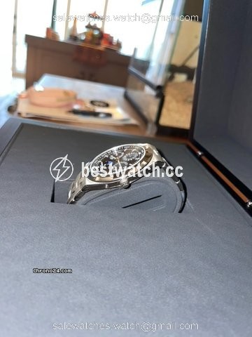 IMG_9086 Vacheron Constantin Overseas Mens watch Unisex Automatic White gold 4300V 120G-B945 3