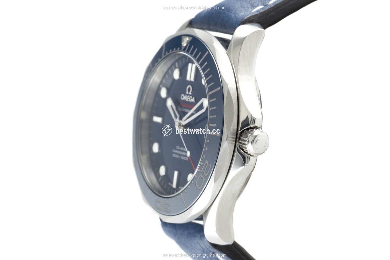 Omega Seamaster Diver 300 M Mens watch Unisex Automatic Steel 212.30.41.20.03.001 3