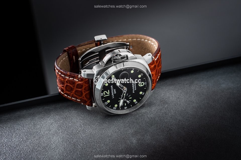 Panerai Luminor GMT Automatic Mens watch Unisex Automatic Steel PAM 00159 3