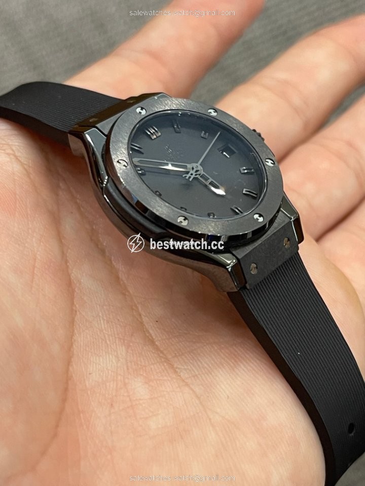 Hublot Classic Fusion Quartz Womens watch Automatic Ceramic 581.cm.110.rx 3