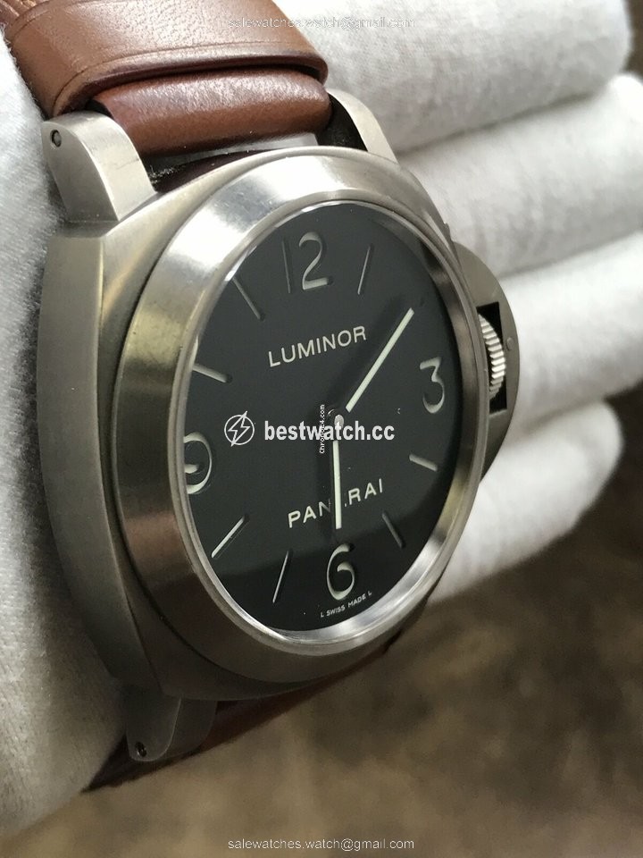 IMG_9086 Panerai Manual winding Titanium PAM00176 3