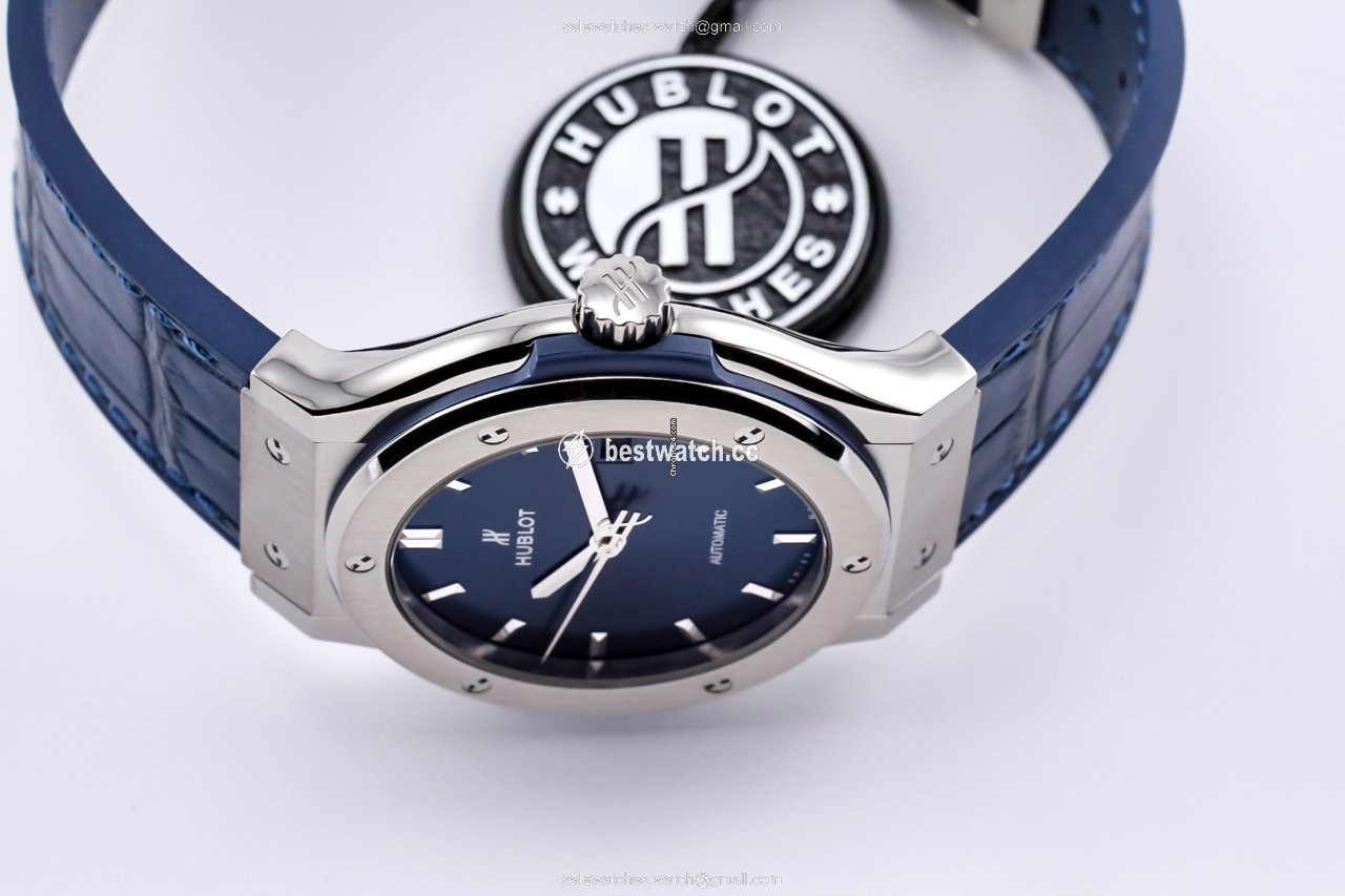 IMG_9086 Hublot Classic Fusion Blue Mens watch Unisex Automatic Titanium 565.NX.7170.LR 3