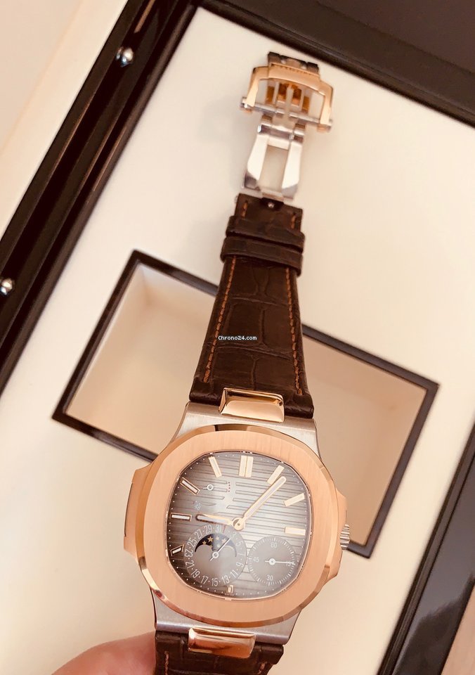 Patek Philippe Nautilus 5712GR Replica 4