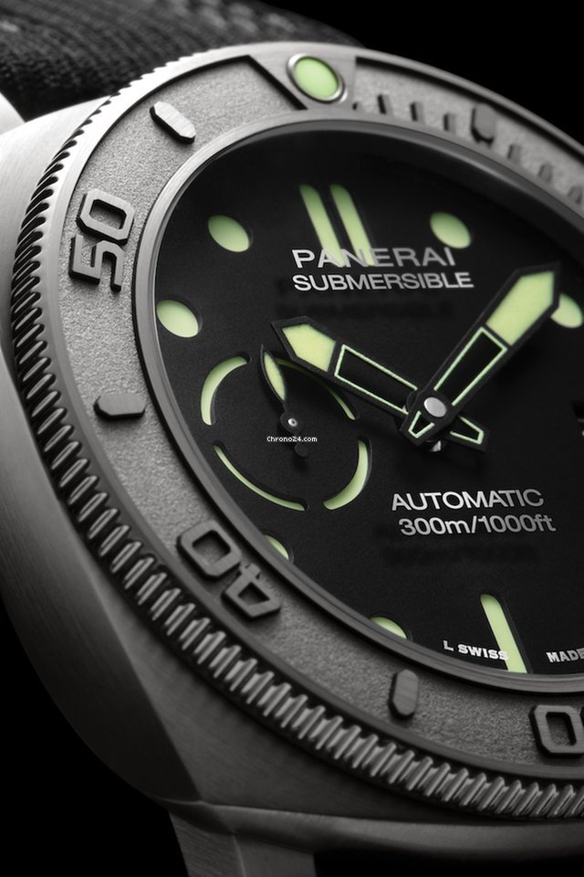 IMG_9081 Panerai Luminor Submersible Mens watch Unisex Automatic Titanium PAM 00984 Replica 4