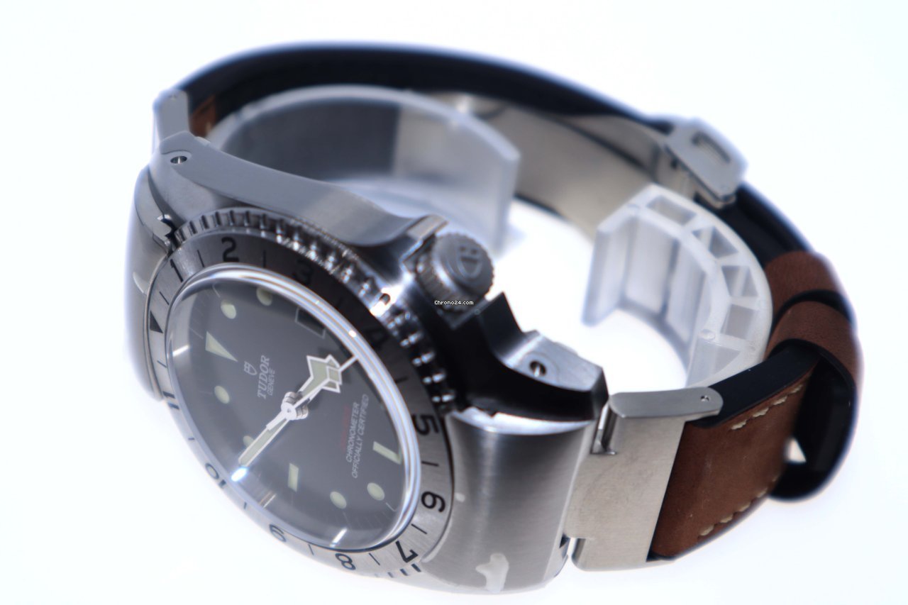 Tudor Black Bay Mens watch Unisex Automatic Steel 70150 Replica 4