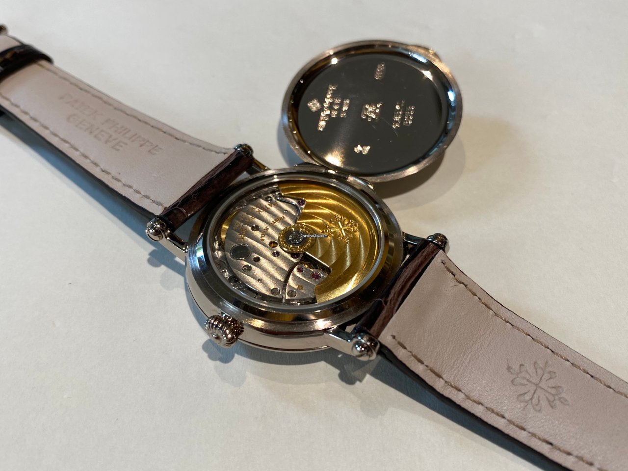 IMG_9081 Patek Philippe Calatrava Mens watch Unisex Automatic White gold 5053G Replica 4