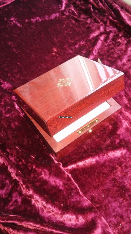 IMG_9081 Patek Philippe Calatrava Womens watch Quartz Yellow gold 4820J Replica 4