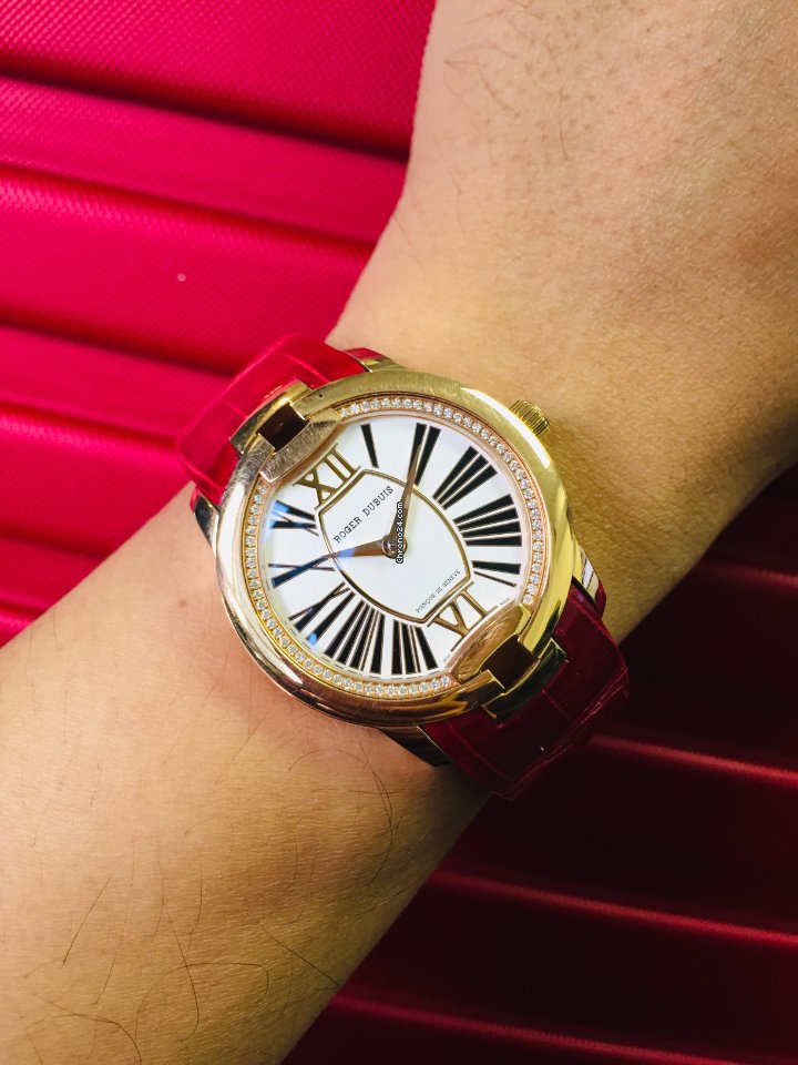 IMG_9081 Roger Dubuis Velvet Womens watch Automatic Rose gold RDDBVE0033 Replica 4