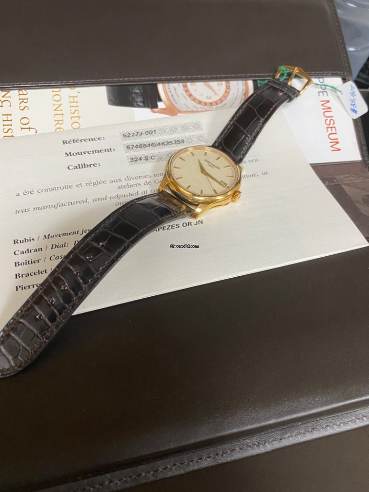 Patek Philippe Calatrava Mens watch Unisex Automatic Yellow gold 5227J-001 Replica 4