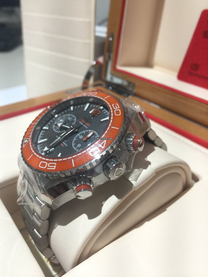 IMG_9081 Omega Seamaster Planet Ocean Chronograph Mens watch Unisex Automatic Steel 215.30.46.51.99.001 Replica 4