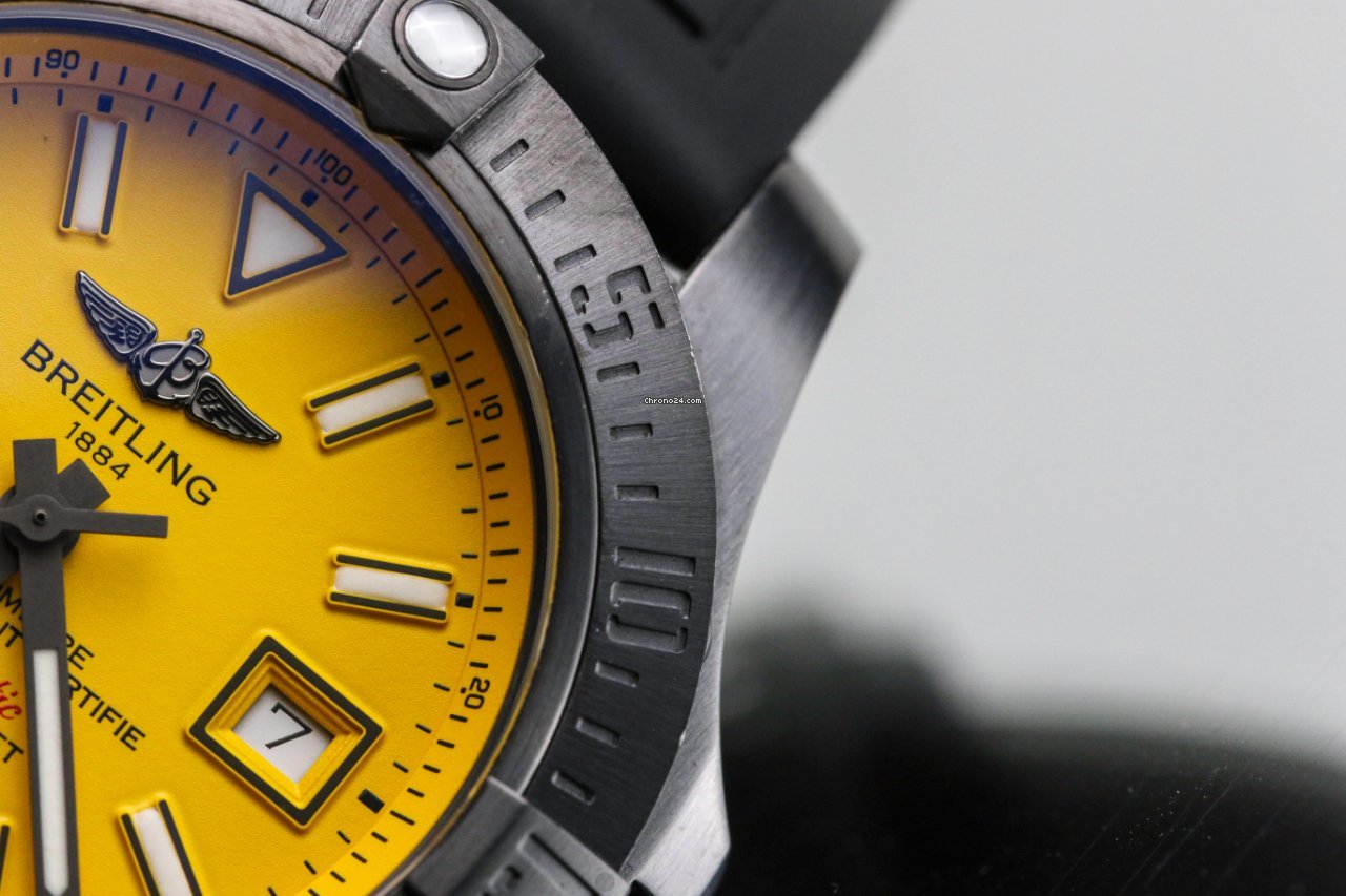 Breitling Avenger II Seawolf Automatic Steel M17331E2 I530 Replica 4