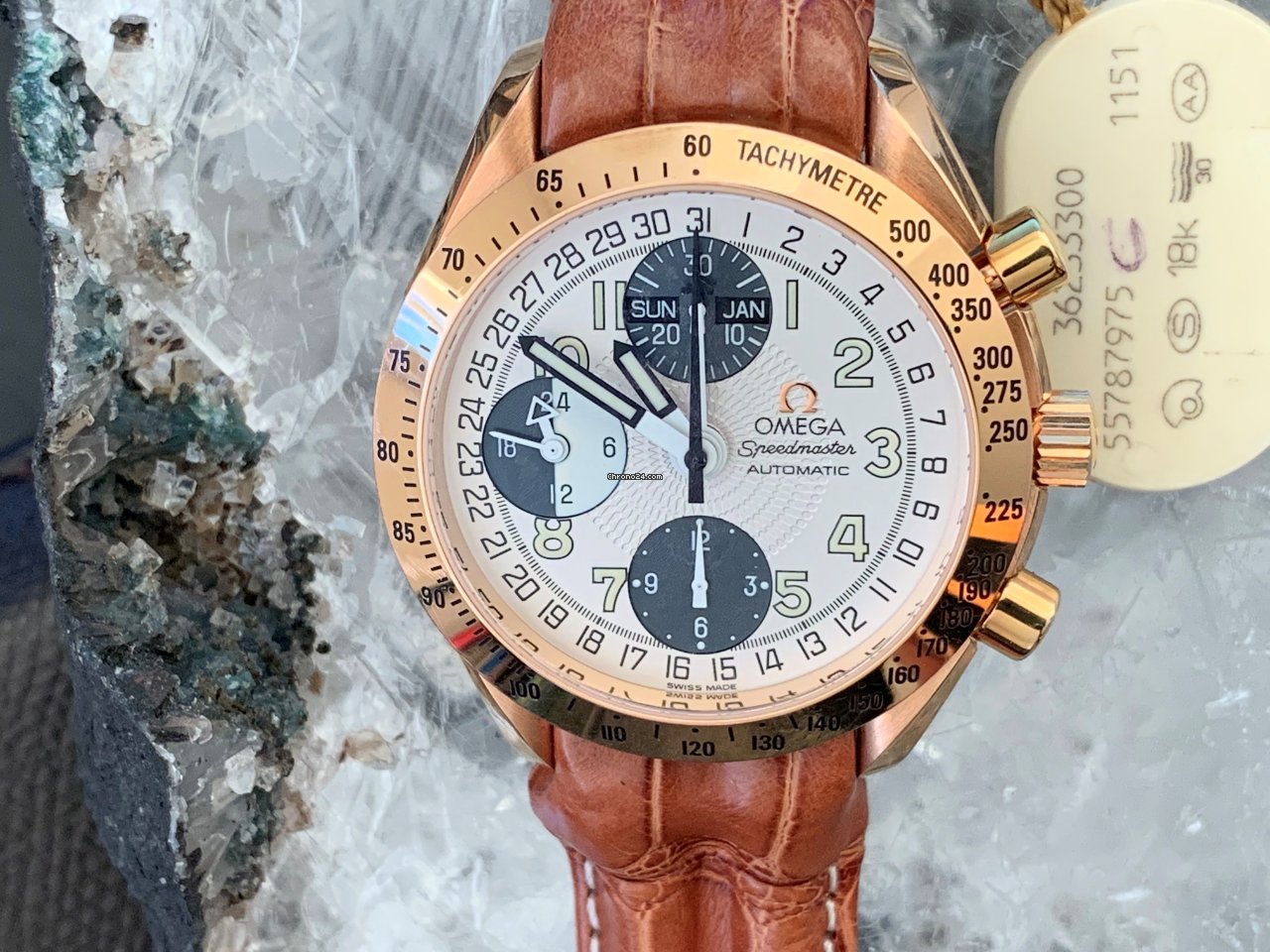 IMG_9081 Omega Speedmaster Date Mens watch Unisex Automatic Rose gold 36233300 Replica 4