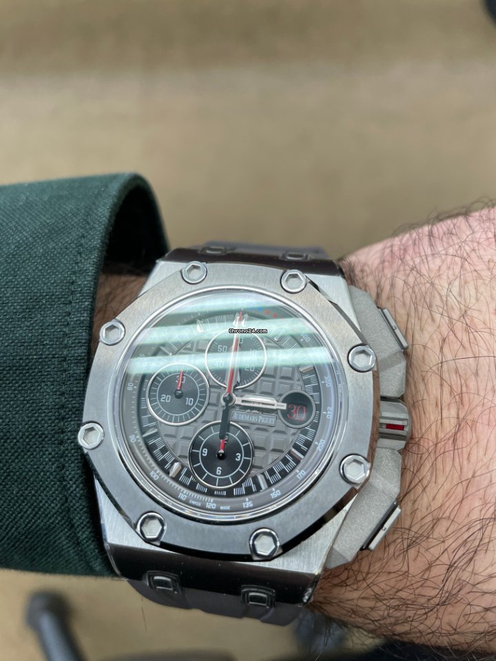IMG_9081 Audemars Piguet Royal Oak Offshore Chronograph Mens watch Unisex Automatic Titanium 26568IM.OO.A004CA.01 Replica 4