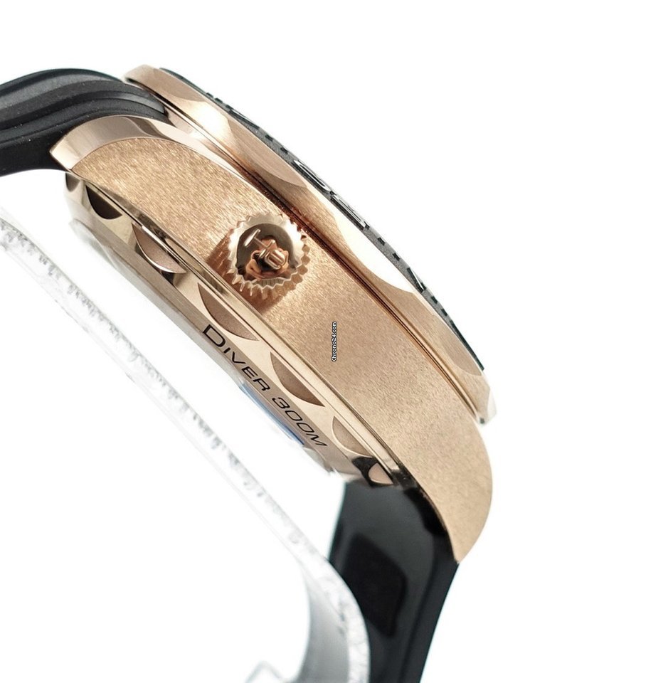 Omega Seamaster Diver 300 M Mens watch Unisex Automatic Rose gold 210.62.44.51.01.001 Replica 4