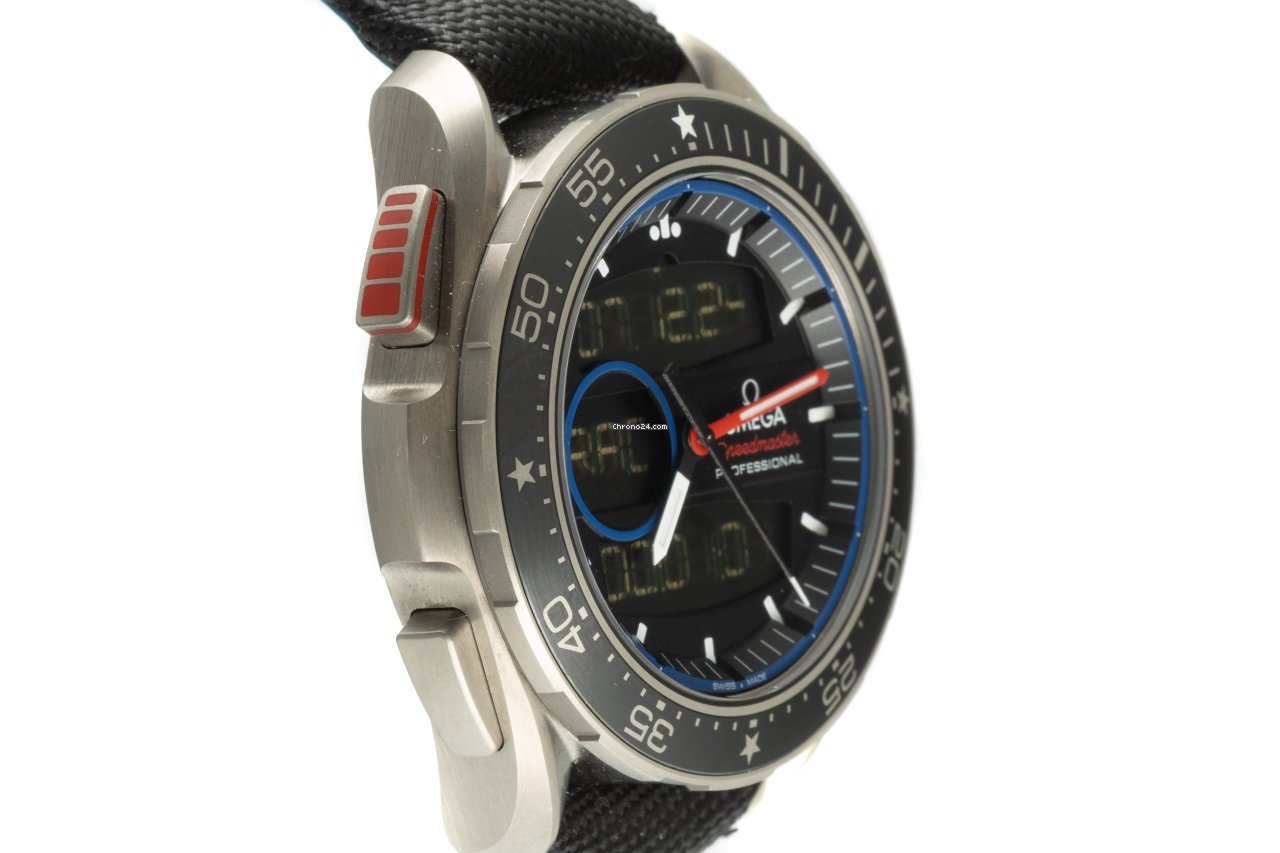 IMG_9081 Omega Speedmaster Skywalker X-33 Mens watch Unisex Quartz Ceramic 318.92.45.79.01.001 Replica 4