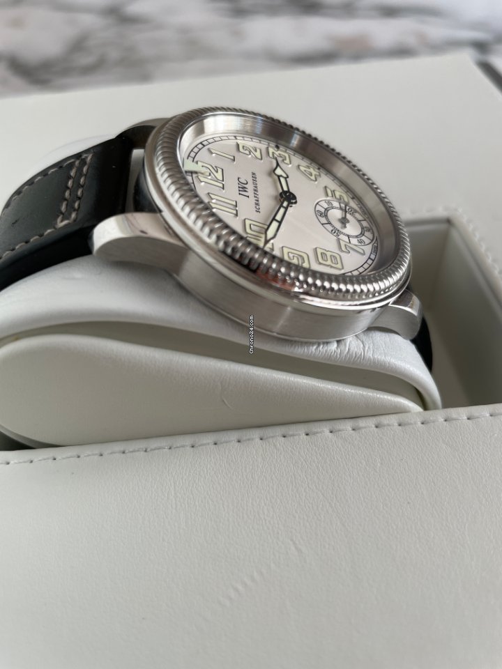 IWC Pilot Mens watch Unisex Manual winding Platinum IW325405 Replica 4