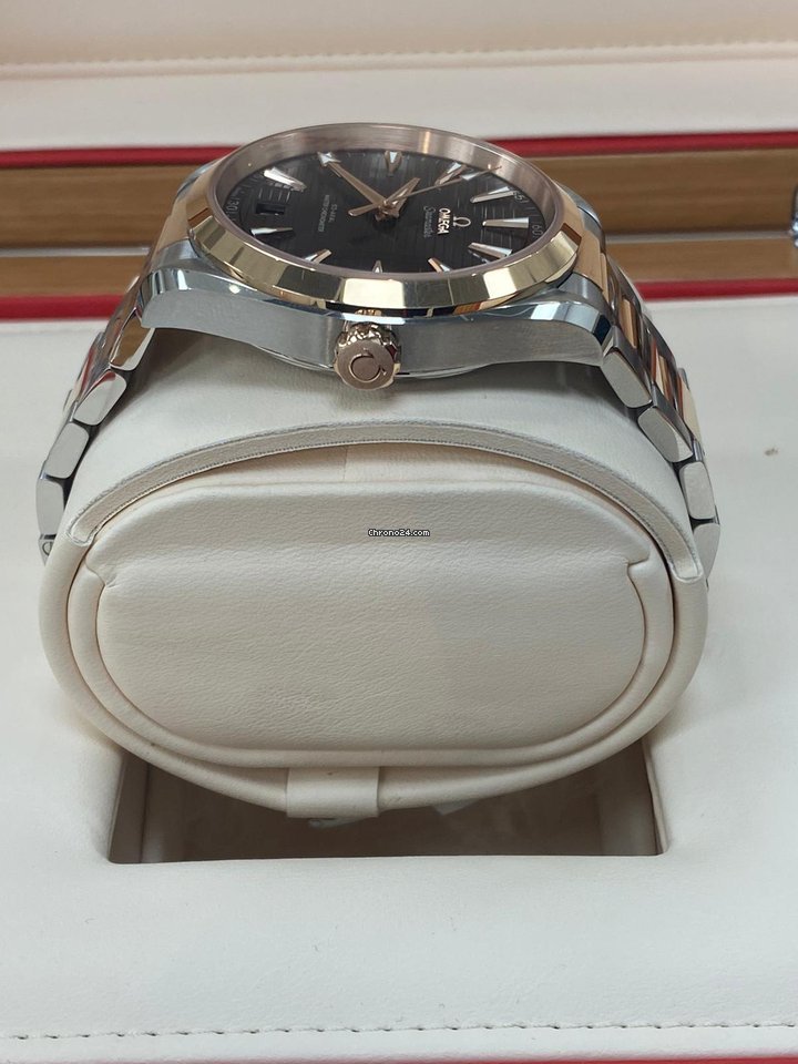 IMG_9081 Omega Seamaster Aqua Terra Mens watch Unisex Automatic Gold Steel 220.20.41.21.06.001 Replica 4