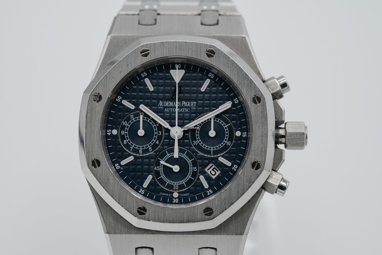 IMG_9081 Audemars Piguet Royal Oak Chronograph Steel 26300ST.OO.1110ST.04 Replica 4