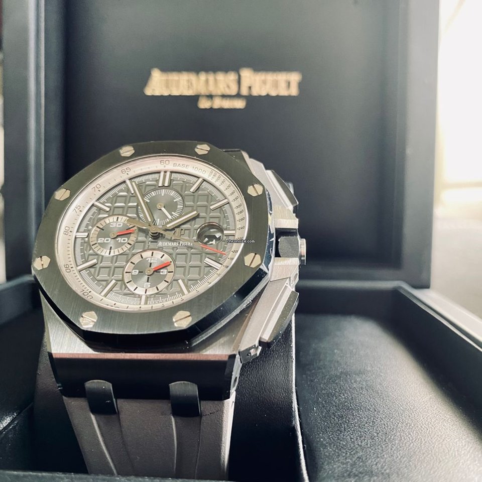 IMG_9081 Audemars Piguet Royal Oak Offshore Chronograph Mens watch Unisex Automatic Ceramic 26405CE.OO.A002CA.01 Replica 4