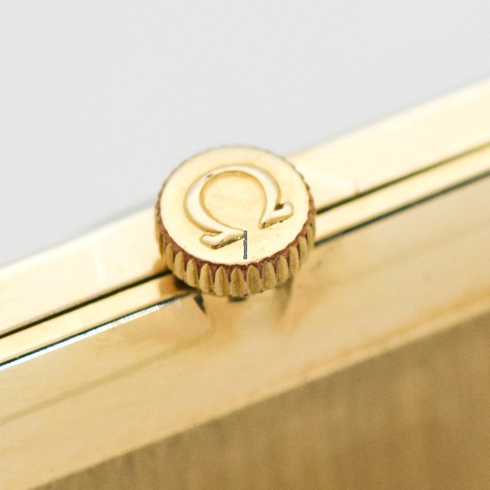 Omega Manual winding D6667 Replica 4