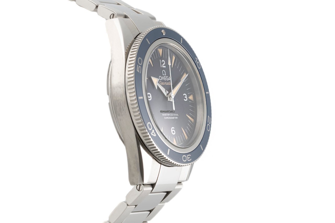Omega Seamaster 300 Mens watch Unisex Automatic Titanium 233.90.41.21.03.001 Replica 4