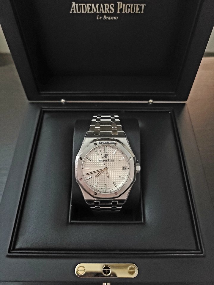 IMG_9081 Audemars Piguet Royal Oak Mens watch Unisex Automatic Steel 15500ST.OO.1220ST.04 Replica 4