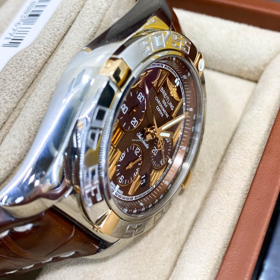 IMG_9081 Breitling Chronomat 44 Mens watch Unisex Automatic Gold Steel IB011012 Q567 Replica 4