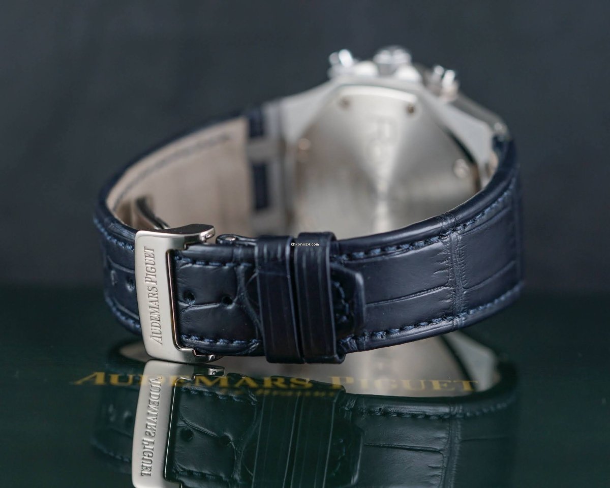 Audemars Piguet Royal Oak Chronograph Mens watch Unisex Automatic White gold 26022BC.OO.D028CR.01 Replica 4