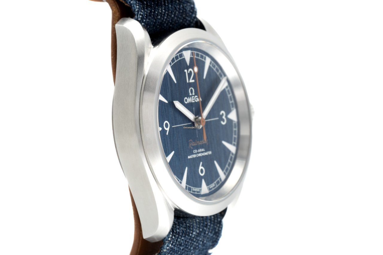 IMG_9081 Omega Seamaster Railmaster Mens watch Unisex Automatic Steel 220.10.40.20.03.001 Replica 4